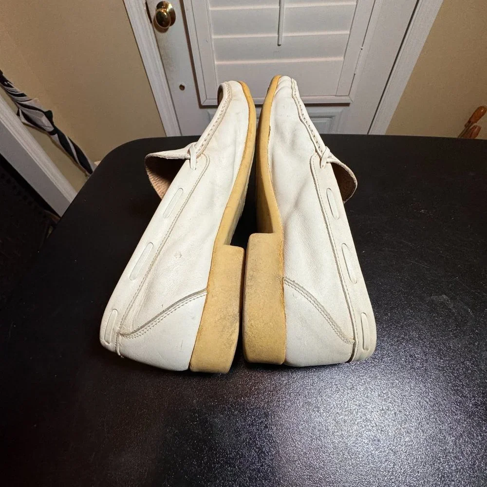 Bally size 9.5 cream mens leather shoes with tassels